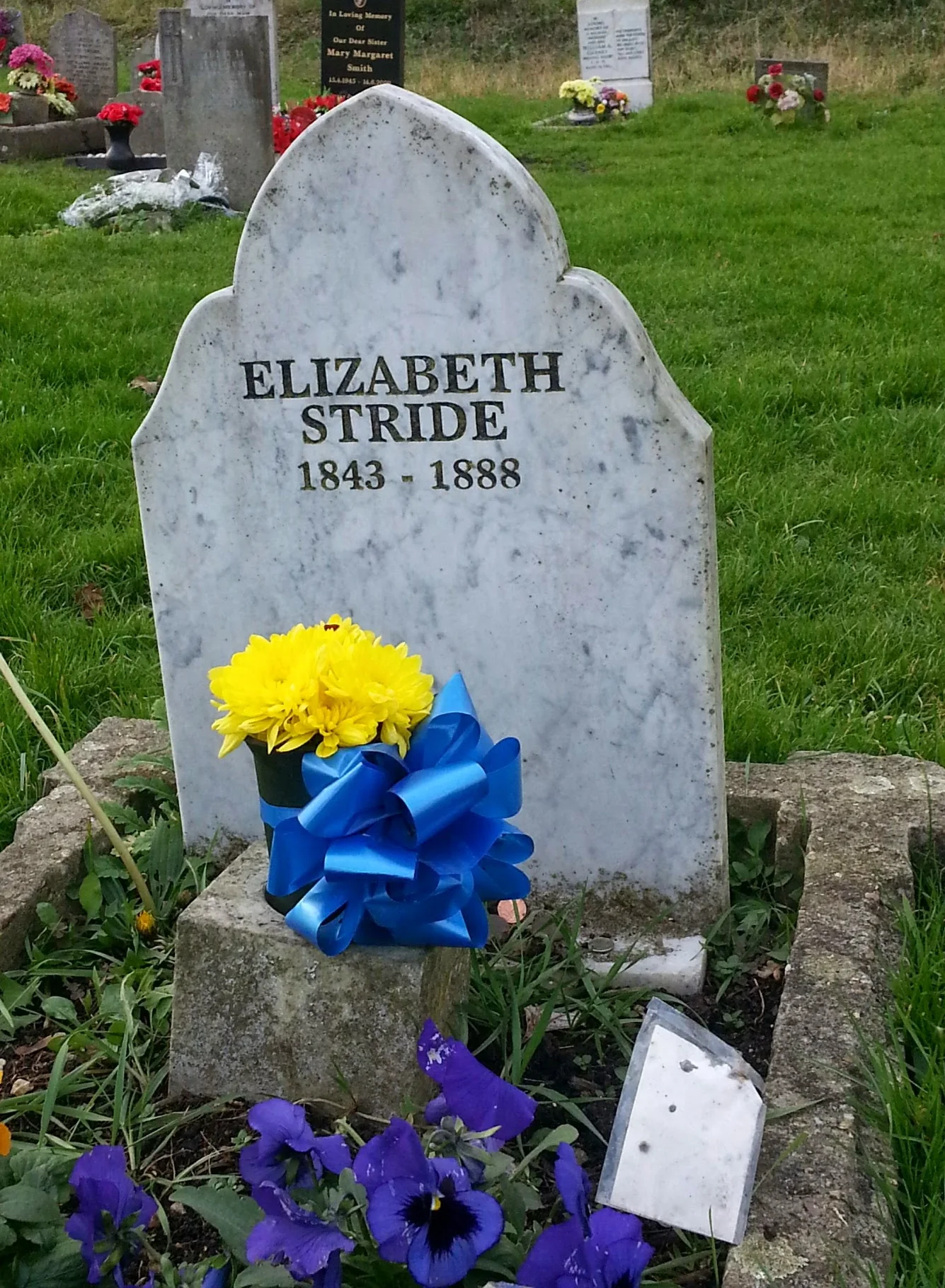 Elizabeth Stride grave.jpg