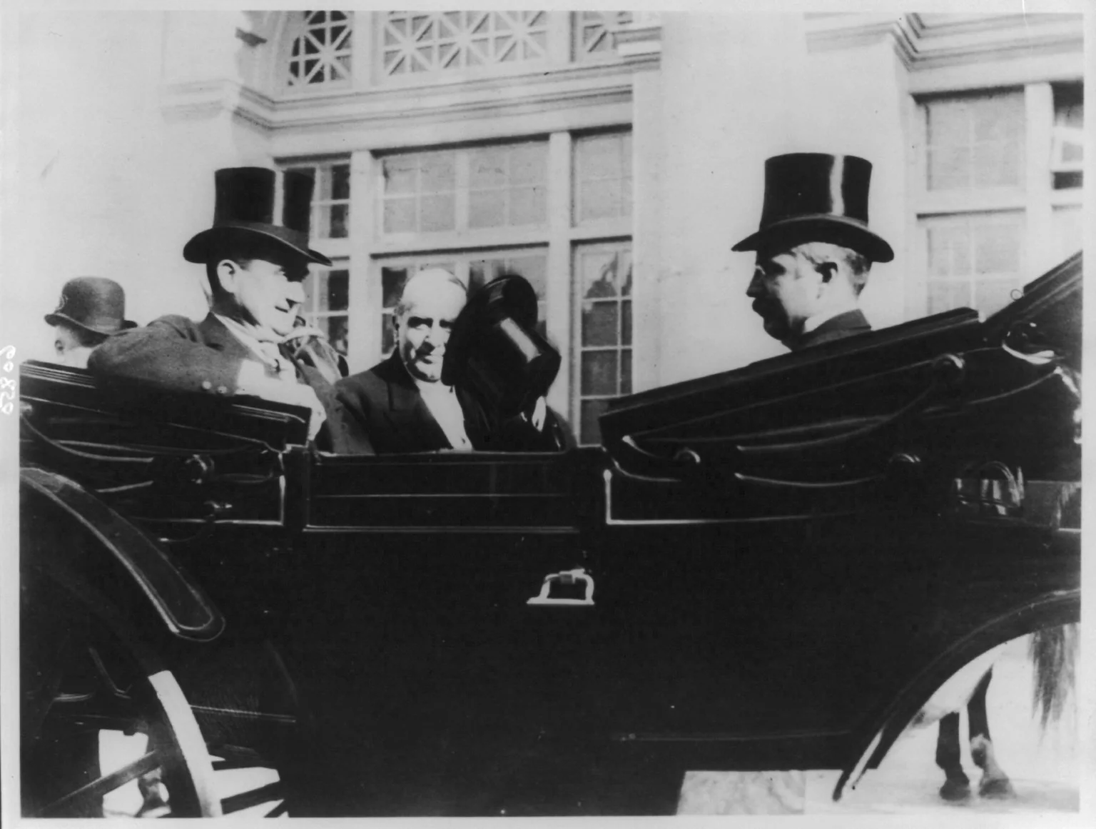 The last photo ever taken of President McKinley, at Buffalo, N.Y., with John G. Milburn and Goerge B. Cortelyou, on his way (in carriage) to the Temple of Music where he was fatally wounded LCCN2005683537.jpg